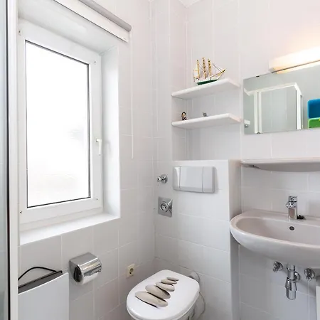 Marina 94-rechts 쿡스하펜